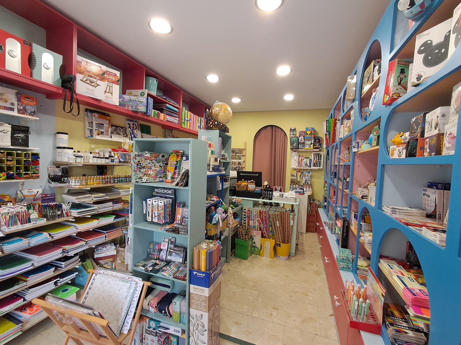 En Cicely Papelería, nos enorgullecemos de ofrecer una selección de productos de alta calidad para satisfacer todas tus necesidades de escritura y papelería. Trabajamos con las mejores marcas del mercado para garantizar la satisfacción de nuestros clientes.
Descubre la elegancia y precisión de los instrumentos de escritura Kaweco. Si buscas fiabilidad y sencillez, BIC tiene lo que necesitas. Para los más creativos, Giotto ofrece una amplia gama de colores y materiales para dar vida a tus ideas.